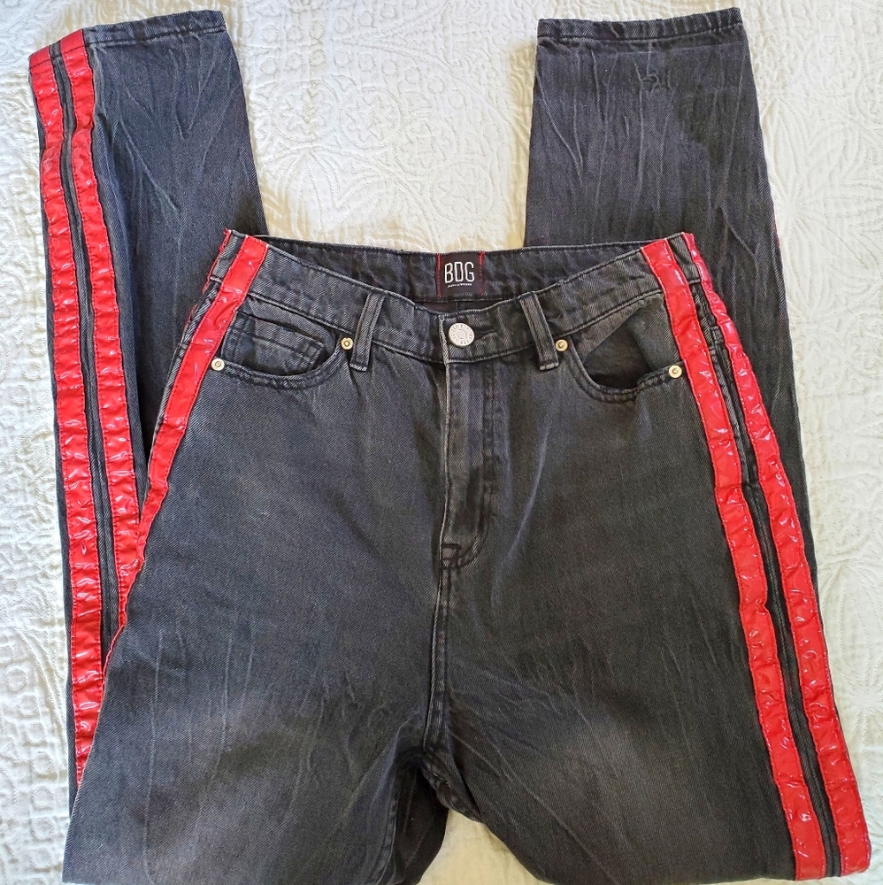 BDG high-rise Mom jeans red side stripe SZ 27